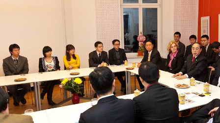 驻德大使与留德中国学生座谈并参加留学生春晚（图）