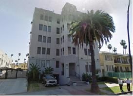 距离洛杉矶市中心大约1公里的一栋装饰艺术(Art Deco)风格、楼龄90年的公寓楼，它一套40平米的单间公寓月租945美元。