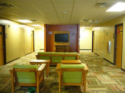 美国大学宿舍——室内公用休息室