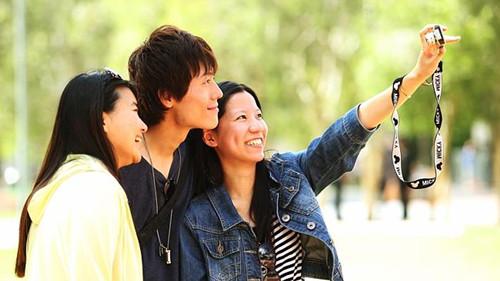 约20名华裔考生成为澳洲新州高考状元