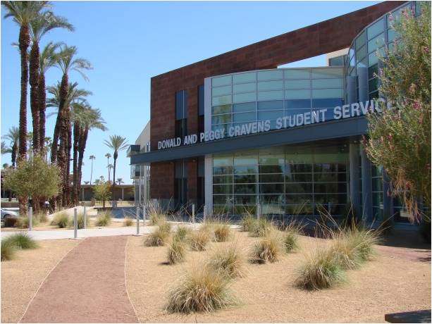 美国沙漠社区大学设施好吗