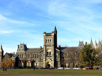2019加拿大留学最新申请信息，多伦多大学罗曼特商学院申请人需提交演讲视频。