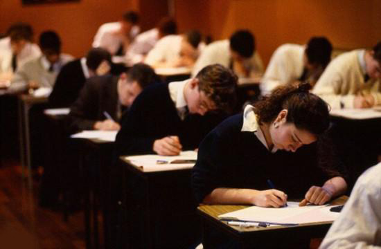 英国“高考”误判率升高，付费才能申请重判