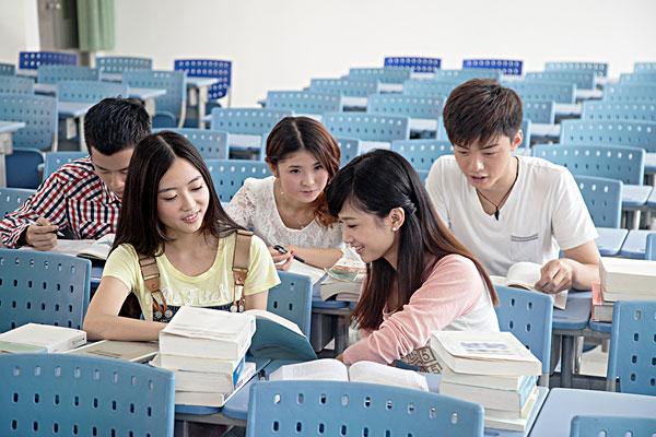 美国留学研究生申请大学四年准备